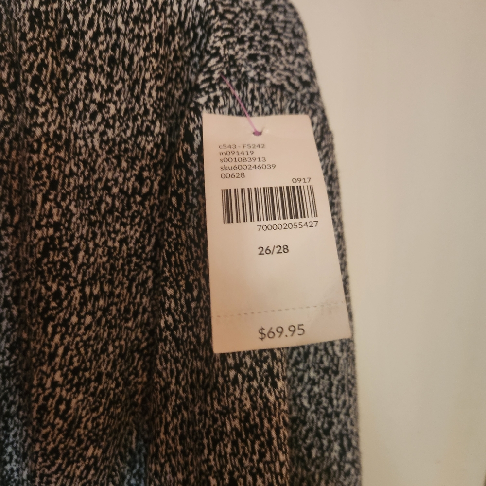 Elegant Black and White Plus Women's Dress Size 26/28 - Picture 3 of 5